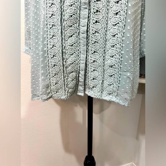 Krazy Kat Mint Green Embroidered Lace Button down Blouse sheer Sleeves size XL - Picture 2 of 10